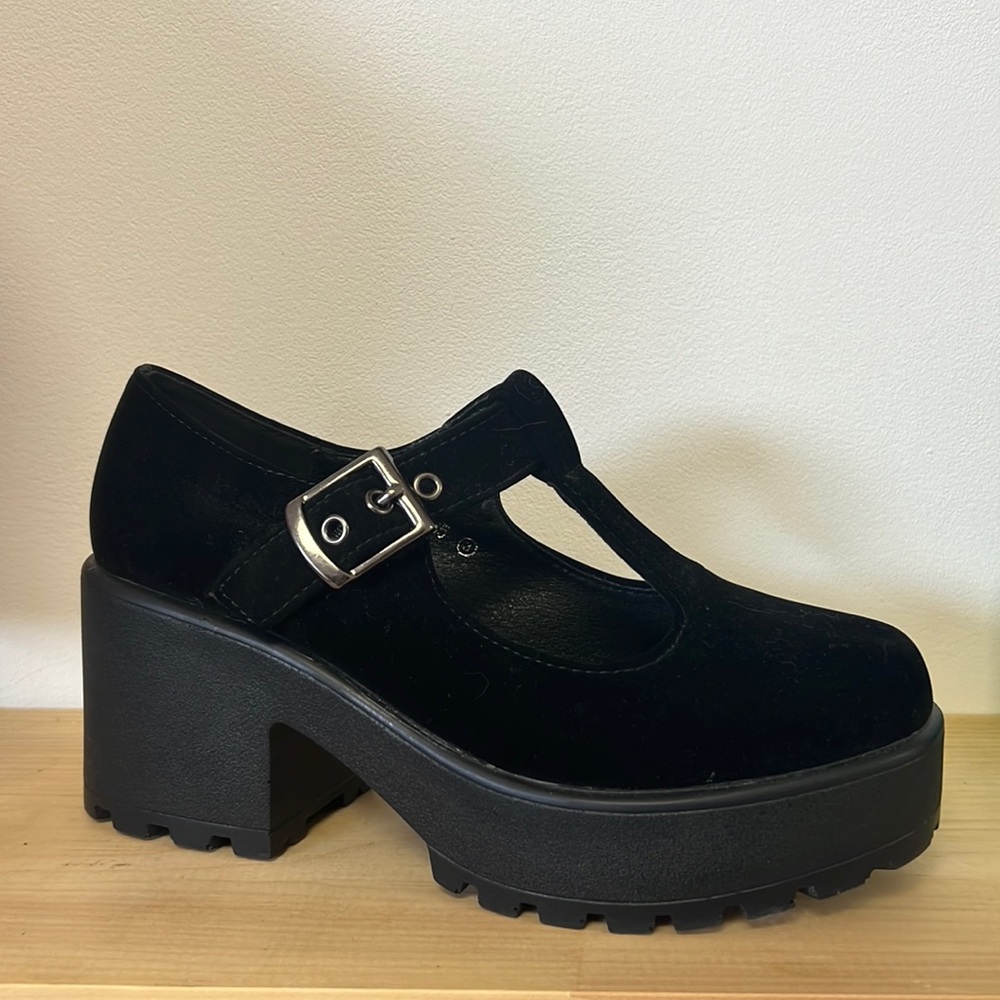 Womens koi footwear velvet chunk